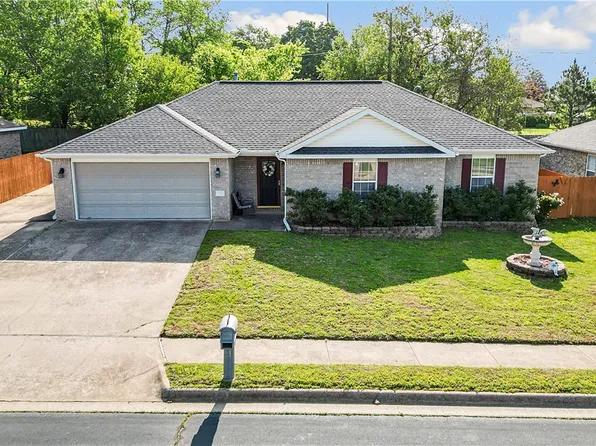 525 Prairie St, Lowell, AR 72745