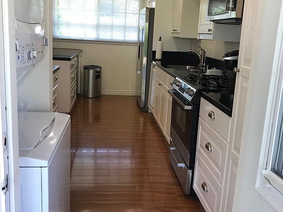 3rd image of 7434 Sale Ave