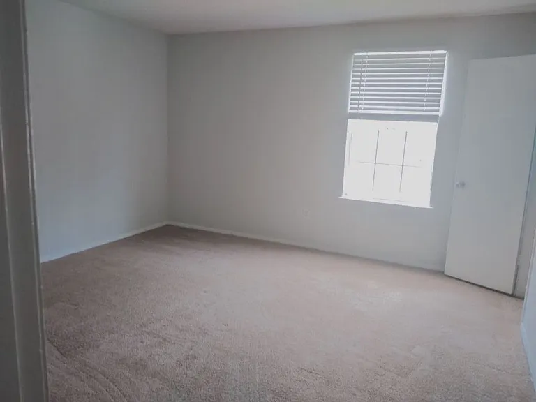 Woodland Trace Apartments — Photo 37