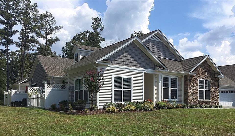 1st image of 12106 Magnolia Bluff Ct #7-4