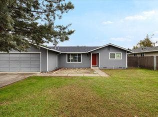 920 N 10th St, Central Pt, OR