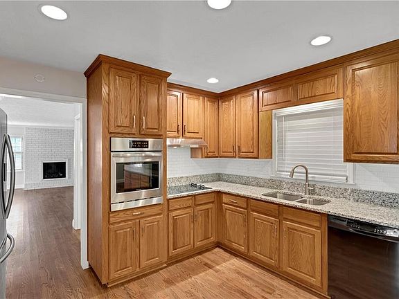 4th image of 5223 Davantry Dr
