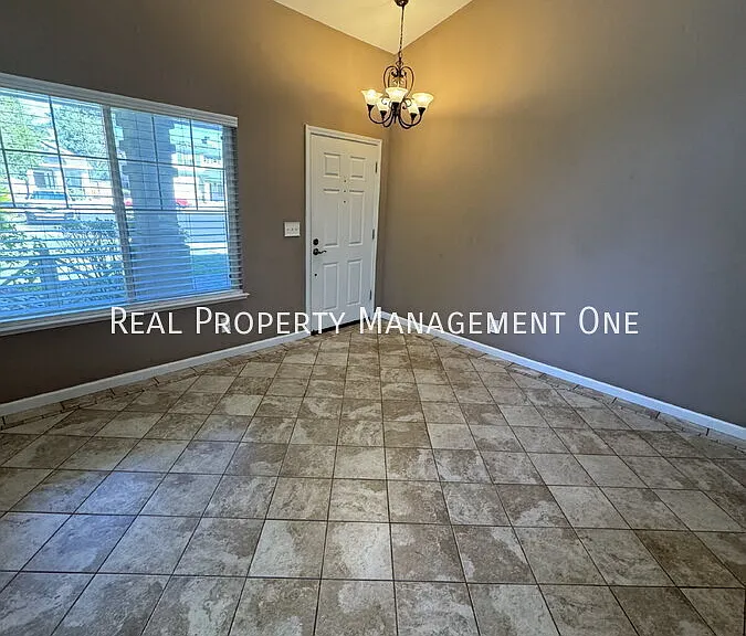 1185 Shadowcliff Ct — Photo 5