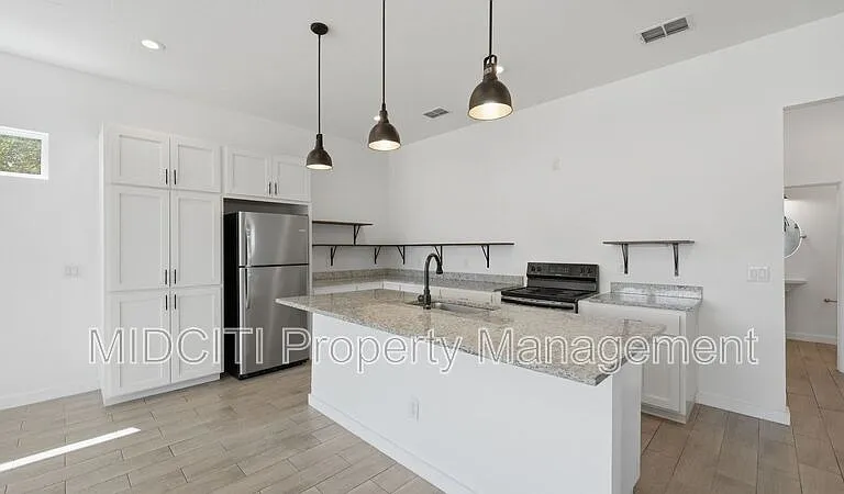 893 E Mather St — Photo 8