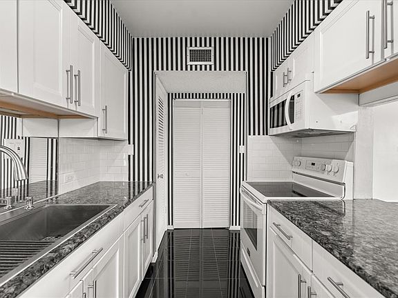 5th image of 1700 6TH STREET NW #B24