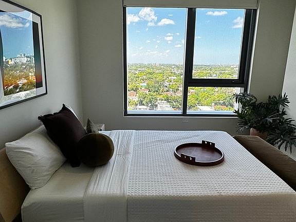 4th image of 301 NW 31st St APT 223
