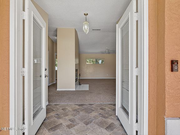 4th image of 110 WHIPPOORWILL Drive