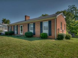 1403 Melbourne Rd, Charlottesville, VA 22901