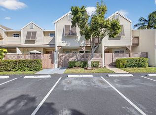 4875 N Hemingway Cir, Pompano Beach, FL 33063