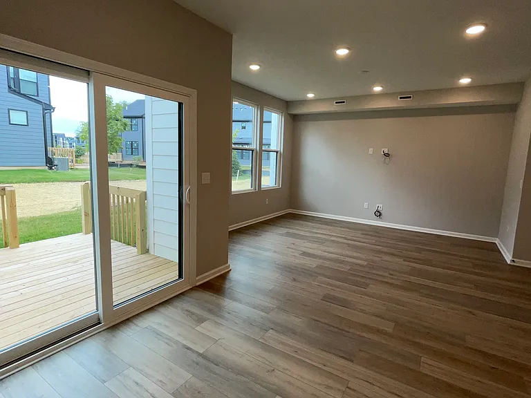 9745 Oleander Dr — Photo 9