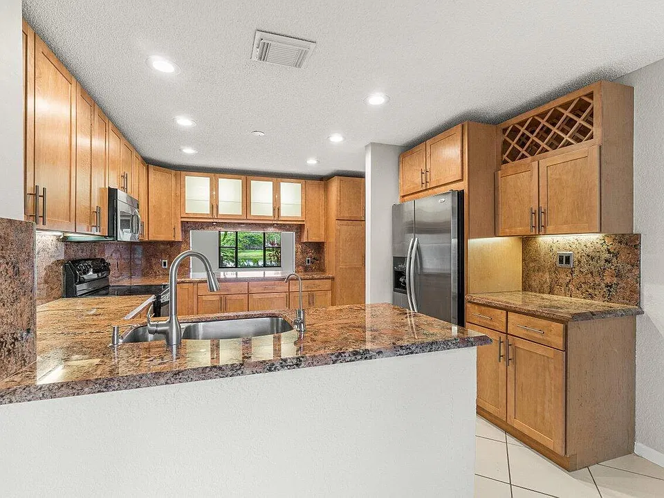 428 Deer Creek Lake Point South Ln