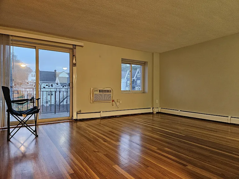 80 Main St #21 — Photo 5