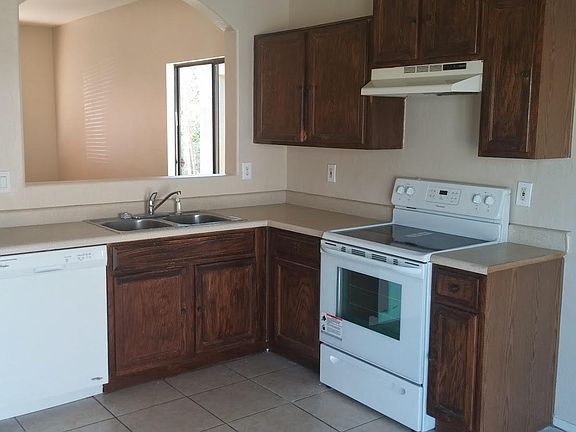 3rd image of 1014 W SAINT KATERI Drive