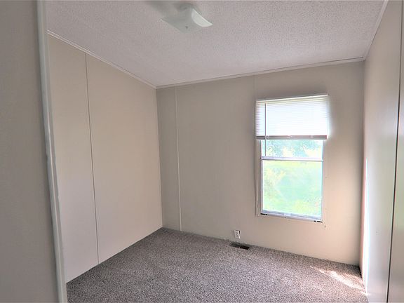 4th image of 5675 Paradise Dr