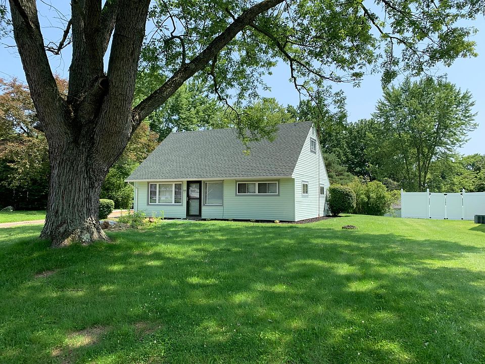 1st image of 2426 Bel Aire Ln