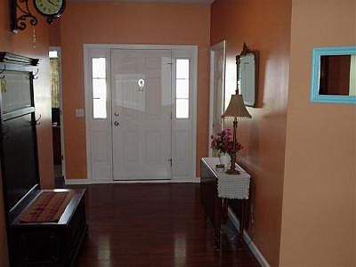5th image of 105 Mountain Ash Ln