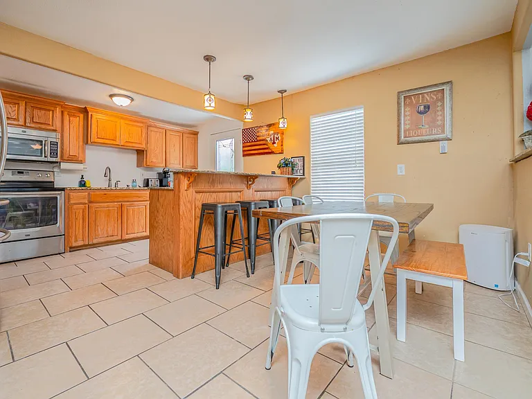 1131 S 8th St — Photo 4