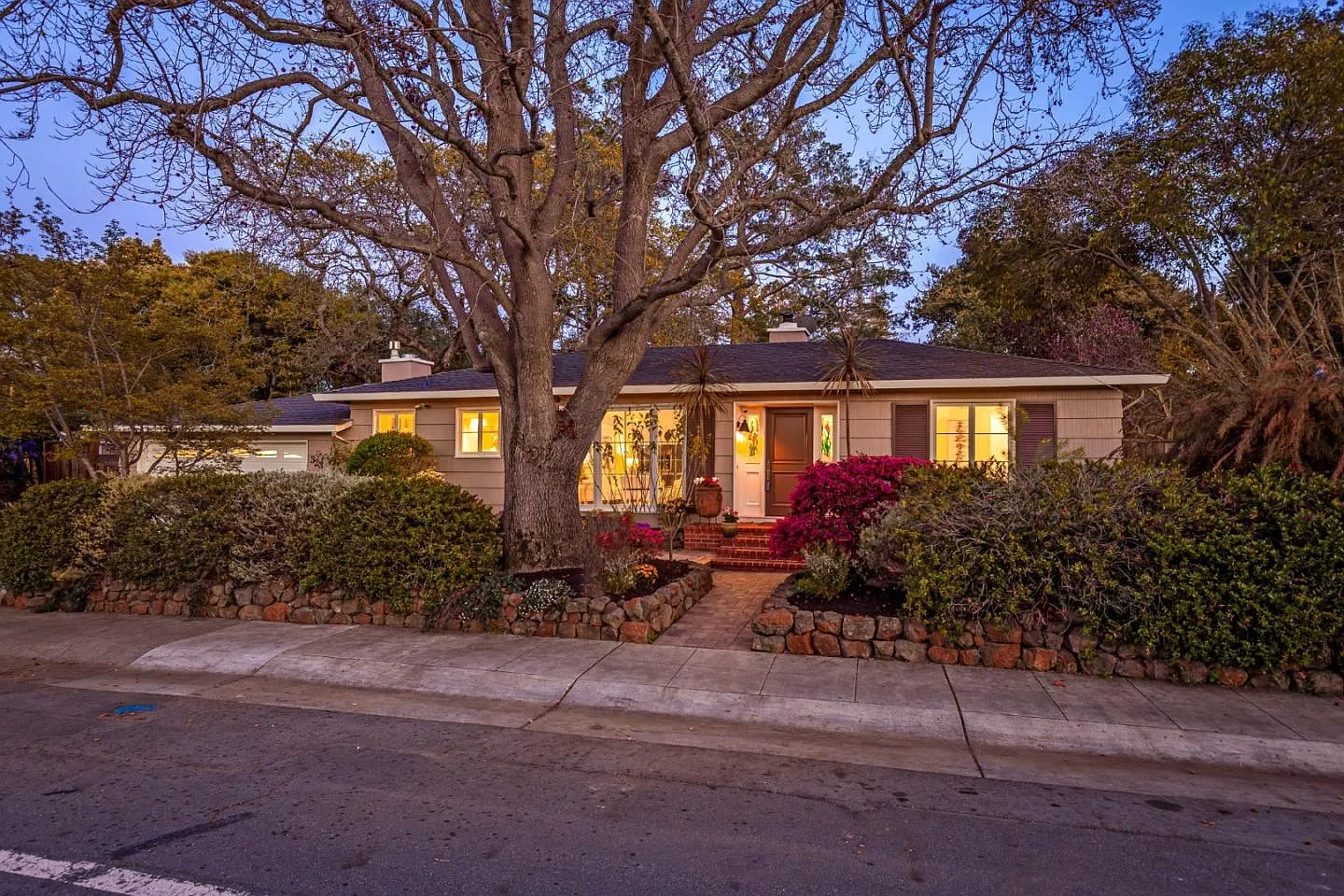 323 W Hillsdale Blvd photo 1