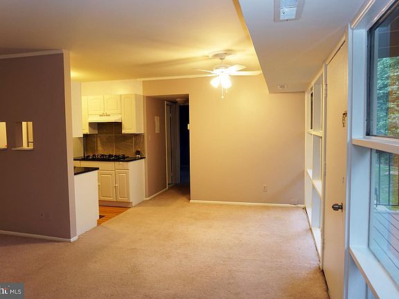 3rd image of 4933 Americana Dr APT 106