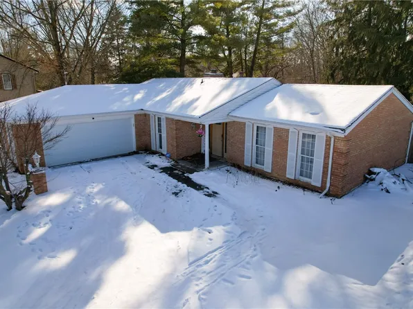 1310 Golf Ter, Danville, IL 61832