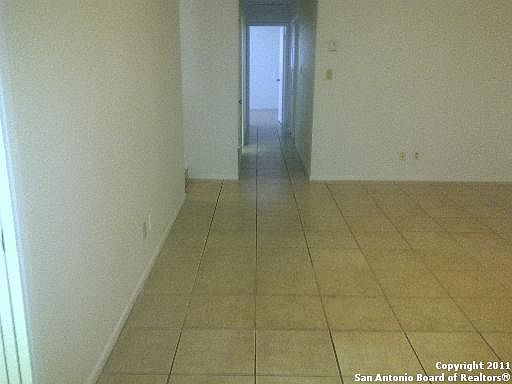 5th image of 242 Whispering Oaks St