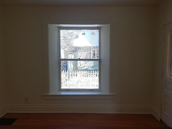 5th image of 908 Miller Ave