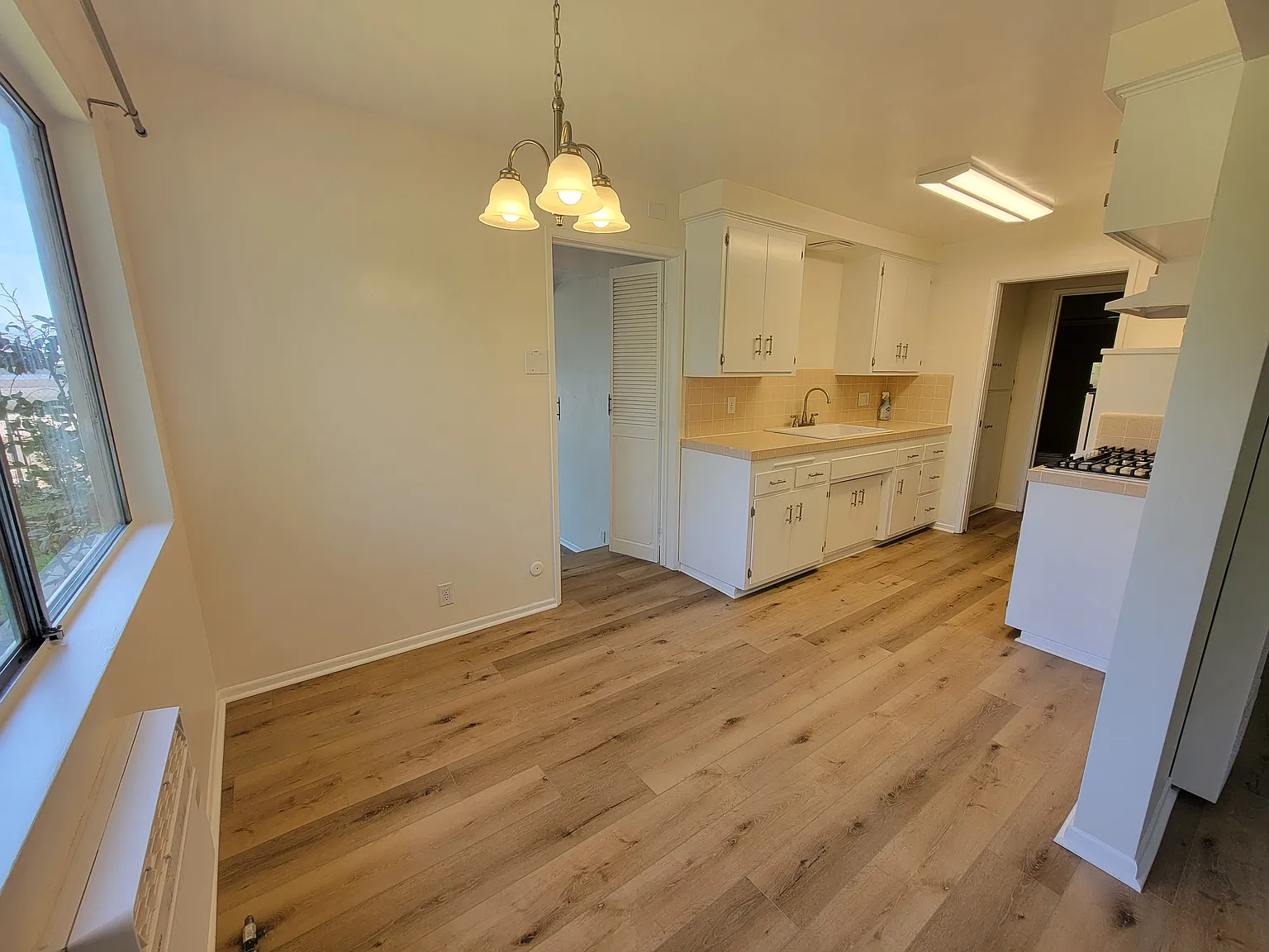2 bed, 732 sqft, $2,385 — Photo 4