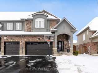 34 Medici Ln, Hamilton, ON L9B 0C8