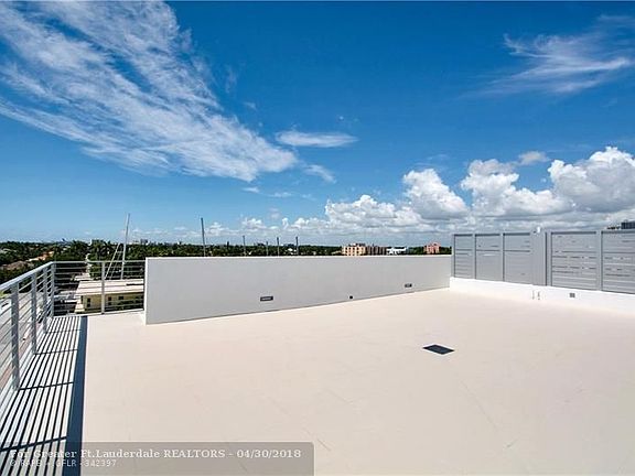 2nd image of 21 Isle Of Venice Dr #2