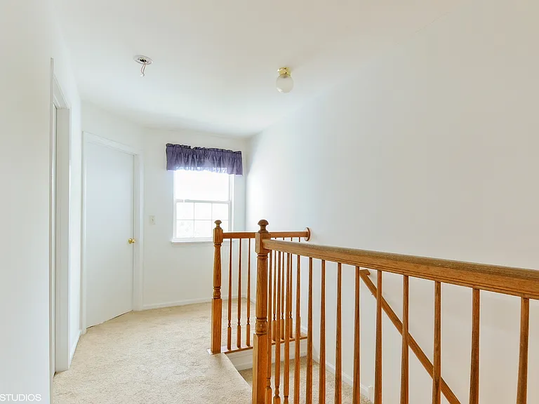 826 Genesee Dr — Photo 5