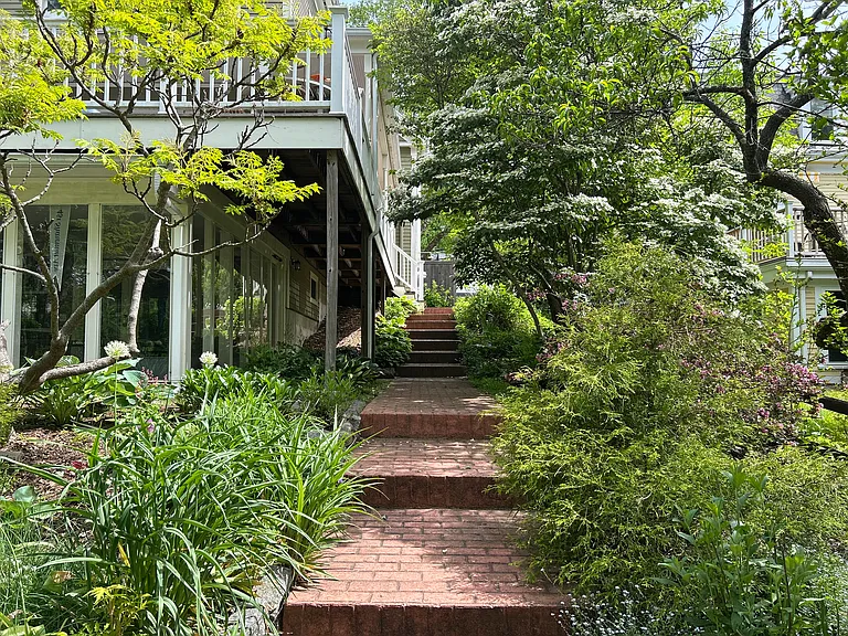 62 Richards St — Photo 37