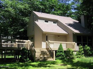 156 Tanglwood Dr, Greentown, PA 18426