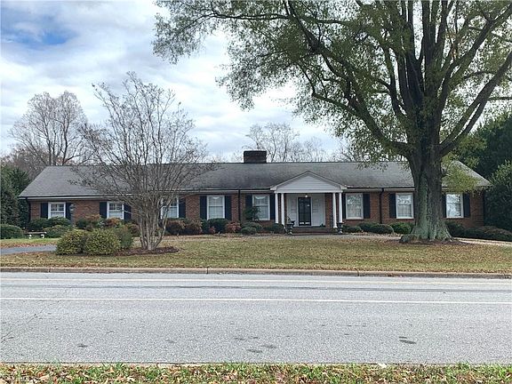 2nd image of 118 Country Club Dr