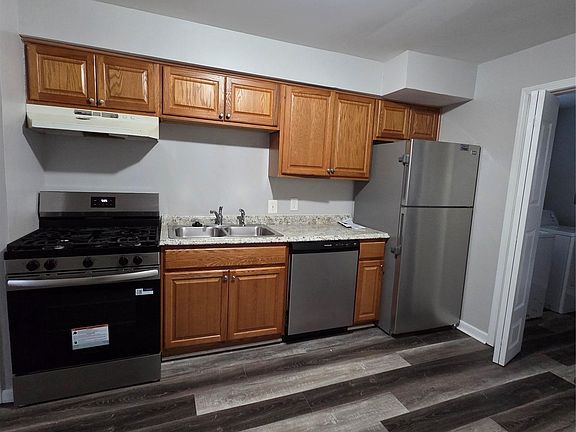 4th image of 5852 Beech Daly Rd