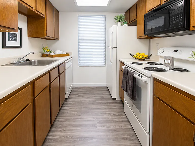 Grouse Run Apartments — Photo 37