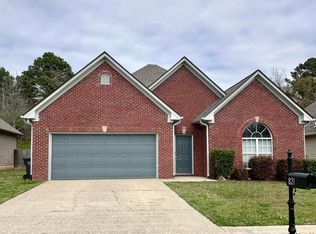 821 Savannah Ln, Calera, AL 35040