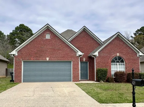 821 Savannah Ln, Calera, AL 35040