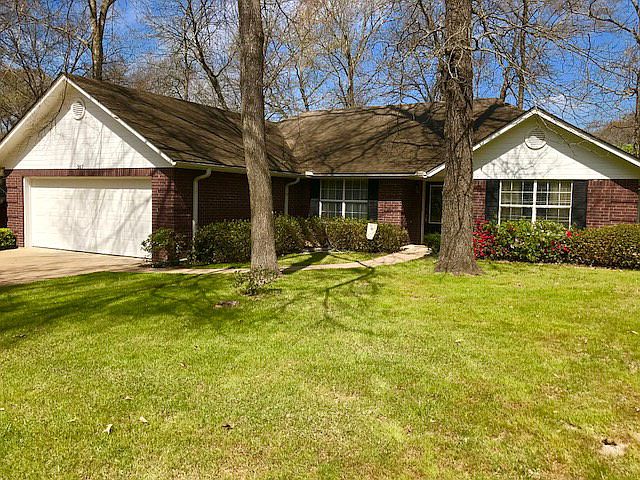 1st image of 207 Shadow Wood Dr