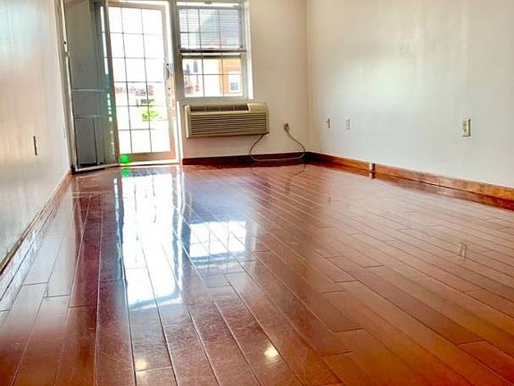4th image of 40-14 194th St Floor 3