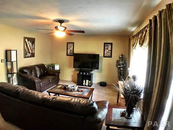 4th image of 2410 N Northcrest Dr