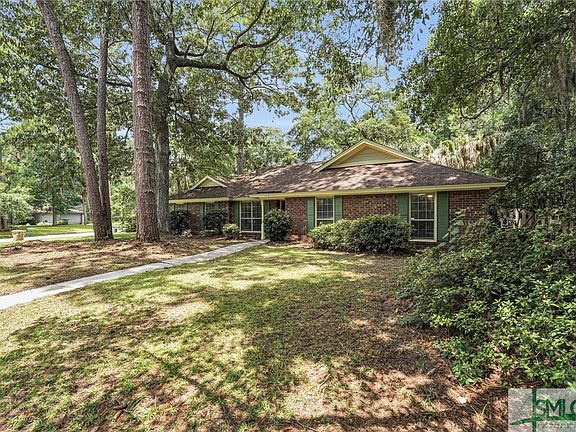 4th image of 208 Blue Heron Drive