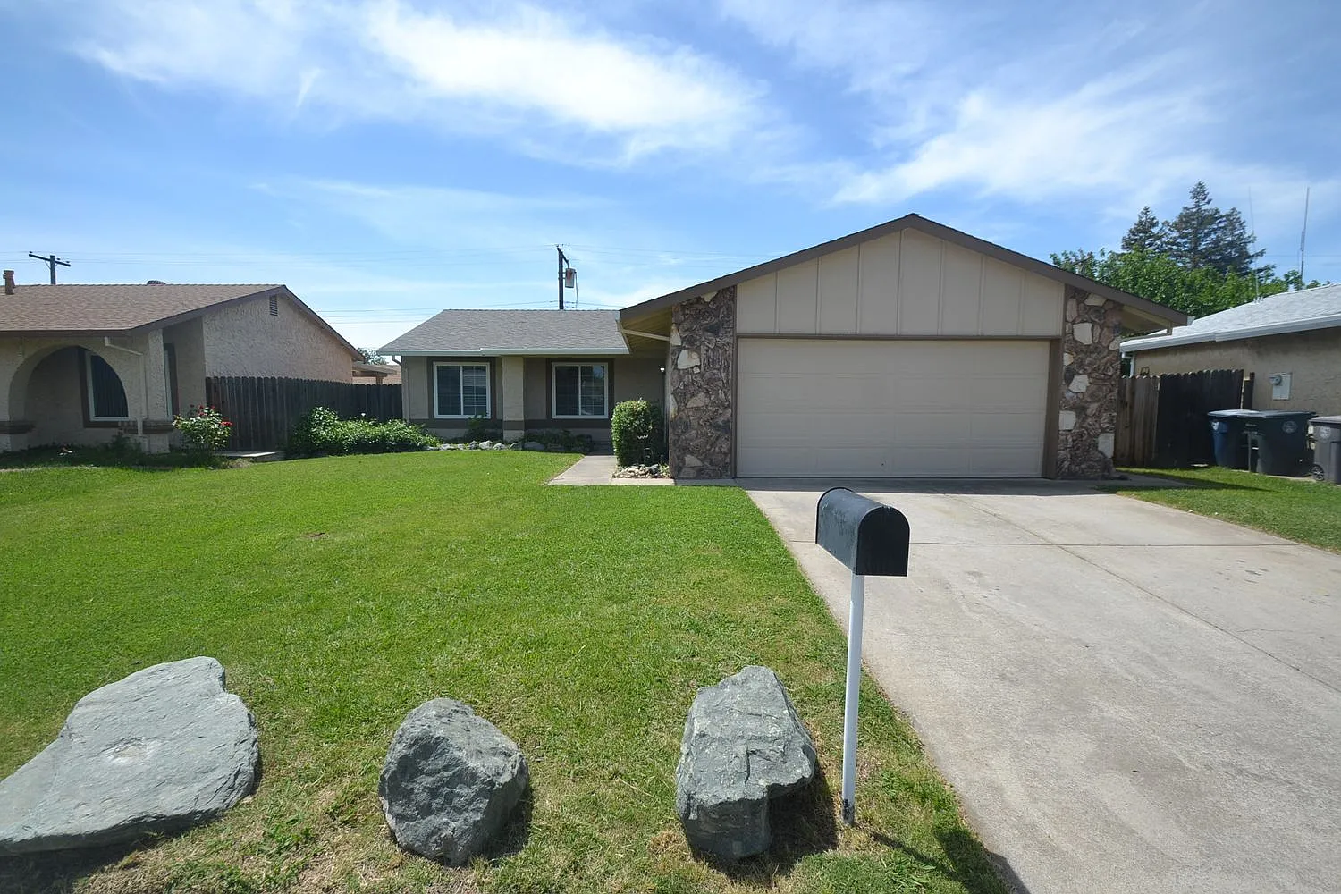 7417 Mar Vista Way photo 1