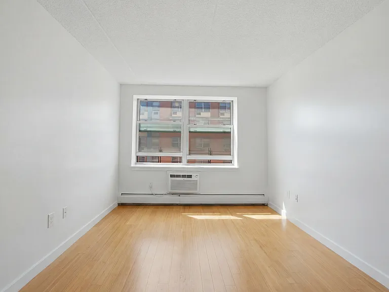 3044 3rd Ave #6F — Photo 3