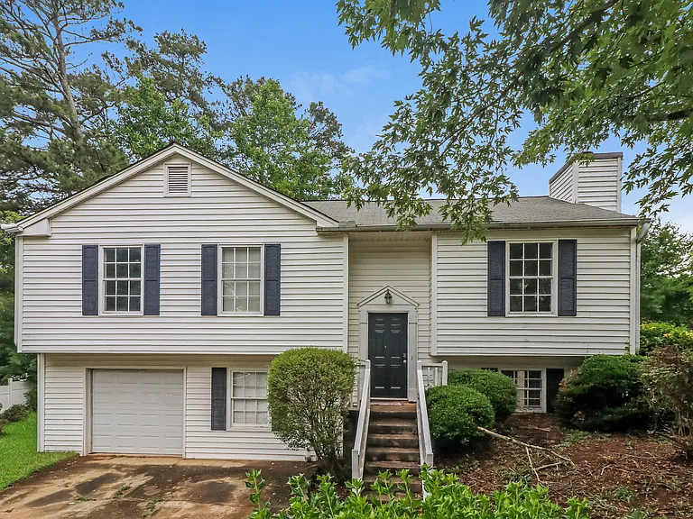 871 Highland Ter NE — Photo 1