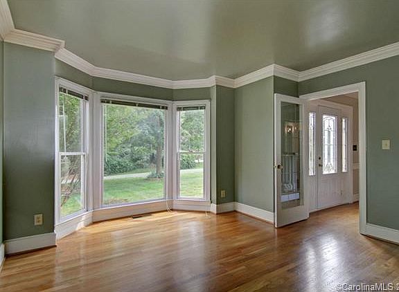 3rd image of 8013 Waterford Dr