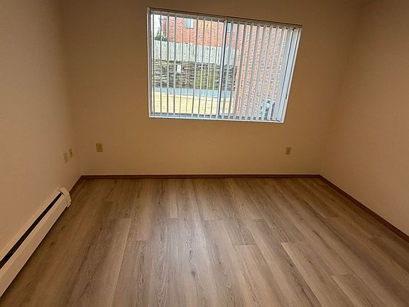 5th image of 2685 Humboldt Rd #13