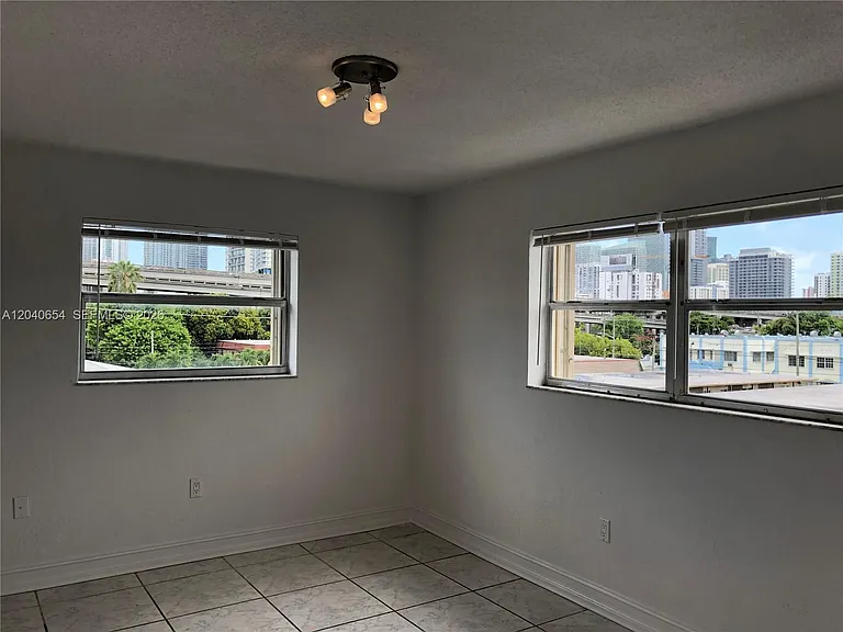 444 SW 4th St #404 — Photo 11