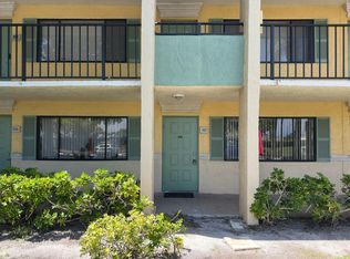 1507 Meadows Cir W, Boynton Beach, FL 33436