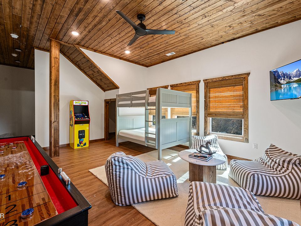 13th image of 3005 Nellie Dr