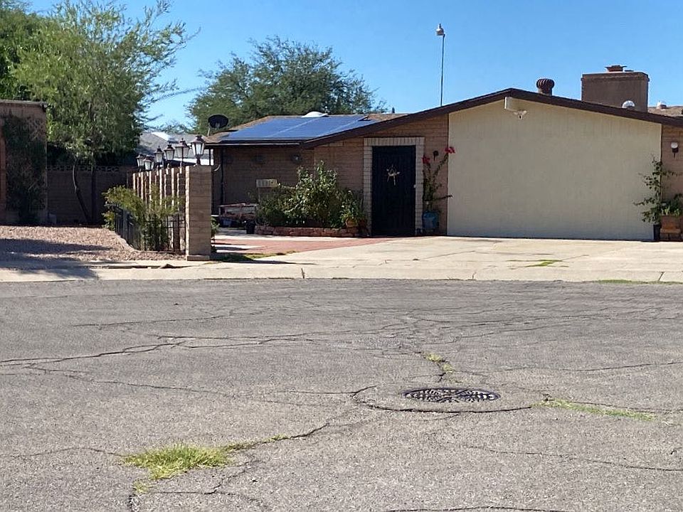2nd image of 8256 E Winnepeg Pl